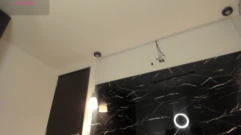 Snapshot of liz_holmes chatting on February 2025 11:02:02 AM Liz online show from February 2025 11:02:02 AM