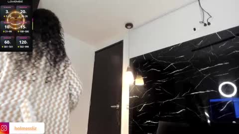 Snapshot of liz_holmes chatting on March 2025 12:15:02 PM Liz online show from March 2025 12:15:02 PM