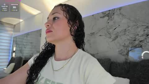 Snapshot of liz_holmes chatting on October 2025 11:31:02 AM Liz online show from October 2025 11:31:02 AM