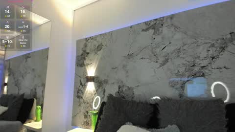 Snapshot of liz_holmes chatting on October 2025 10:33:02 AM Liz online show from October 2025 10:33:02 AM