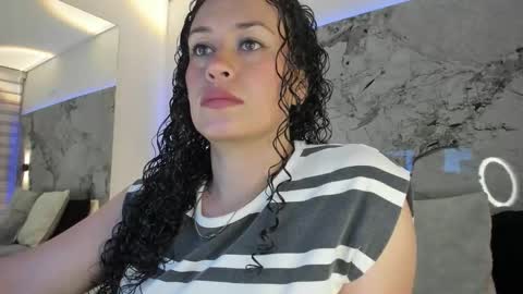 Snapshot of liz_holmes chatting on November 2025 10:15:02 AM Liz online show from November 2025 10:15:02 AM