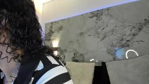 Snapshot of liz_holmes chatting on December 2025 10:53:01 AM Liz online show from December 2025 10:53:01 AM