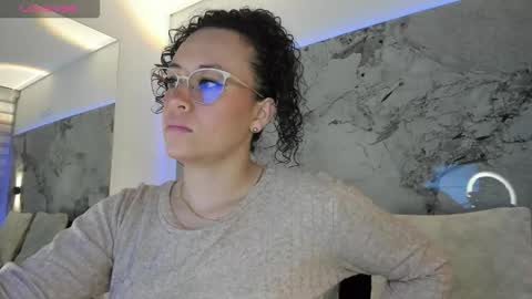 Snapshot of liz_holmes chatting on December 2025 10:02:01 AM Liz online show from December 2025 10:02:01 AM