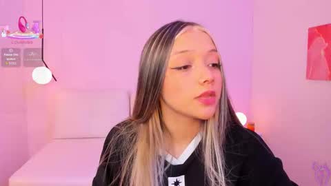 Snapshot of liza_bennet chatting on March 2026 05:12:02 AM Liza online show from March 2026 05:12:02 AM