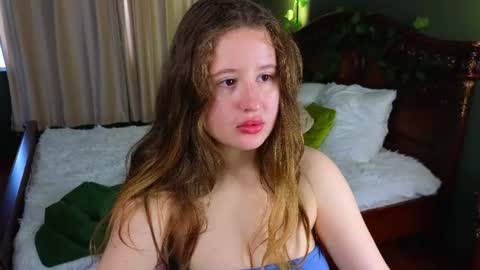 Snapshot of liza_mur chatting on June 2026 11:37:01 AM your love online show from June 2026 11:37:01 AM