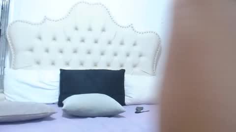 lizANDjuan online show from February 2025 10:00:02 PM