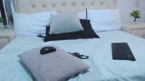 lizANDjuan online show from February 2025 09:46:01 PM