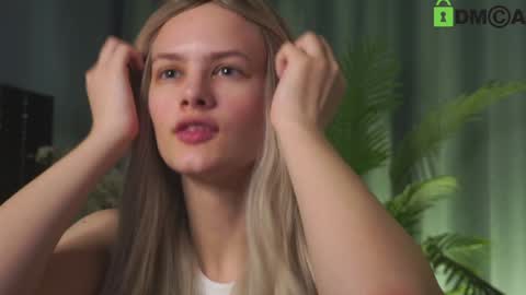 Snapshot of lizbethcoll chatting on December 2024 04:30:01 PM Sunnheart online show from December 2024 04:30:01 PM