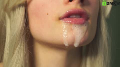 Snapshot of lizbethcoll chatting on February 2025 07:33:01 PM Sunnheart online show from February 2025 07:33:01 PM