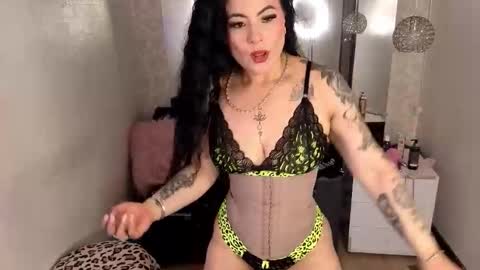 Snapshot of lizha_milf chatting on November 2025 05:25:01 PM Lizha online show from November 2025 05:25:01 PM