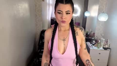 Snapshot of lizha_milf chatting on November 2025 05:59:01 PM Lizha online show from November 2025 05:59:01 PM
