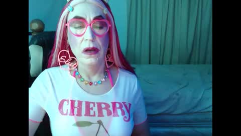 Snapshot of lizicherystrawbery chatting on April 2026 09:01:02 AM Lizi Chery Strawbery online show from April 2026 09:01:02 AM