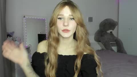 Snapshot of lizza_a chatting on March 2026 06:45:02 PM lizza_a online show from March 2026 06:45:02 PM