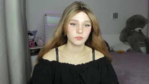Snapshot of lizza_a chatting on April 2026 05:43:02 PM lizza_a online show from April 2026 05:43:02 PM