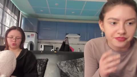 lizzi_muur online show from February 2025 01:38:01 PM