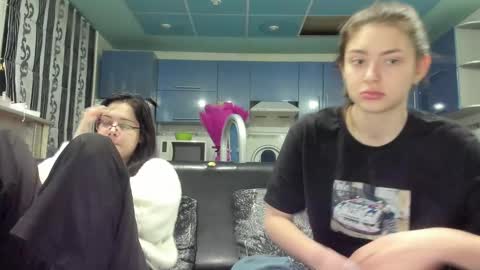 lizzi_muur online show from March 2025 05:00:02 PM