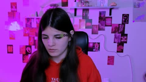 Snapshot of lizzie_boom chatting on April 2026 07:22:02 PM lizzie_boom online show from April 2026 07:22:02 PM