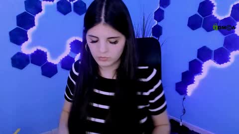 Snapshot of lizzie_boom chatting on April 2026 07:03:02 PM lizzie_boom online show from April 2026 07:03:02 PM