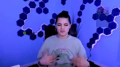 Snapshot of lizzie_boom chatting on April 2026 07:07:01 PM lizzie_boom online show from April 2026 07:07:01 PM