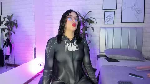 Snapshot of lizzie_evans chatting on October 2025 12:02:02 PM Lizzie online show from October 2025 12:02:02 PM