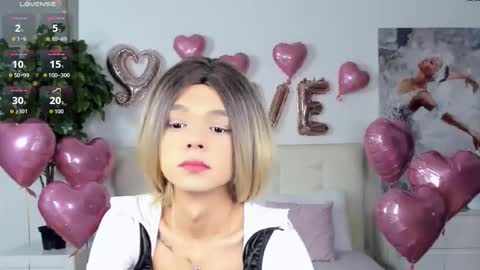 lizzydelrey online show from February 2026 05:53:01 PM