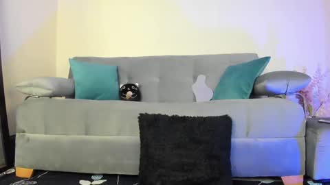 Elizabeth but call me Lizz  online show from October 2025 01:00:02 PM