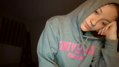 Snapshot of lizzyvonn chatting on March 2026 12:16:01 PM Lizzie Vonn online show from March 2026 12:16:01 PM