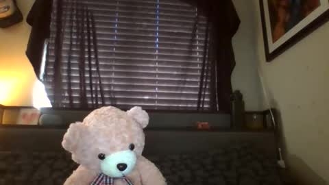 Snapshot of lizzyvonn chatting on April 2026 10:13:02 PM Lizzie Vonn online show from April 2026 10:13:02 PM