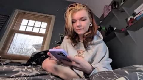 lizzybunny online show from December 2024 02:04:01 PM