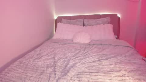 Snapshot of lm_kloeeh chatting on September 2025 02:49:01 AM Kloe see you 28-11  to celebrate my birthday online show from September 2025 02:49:01 AM