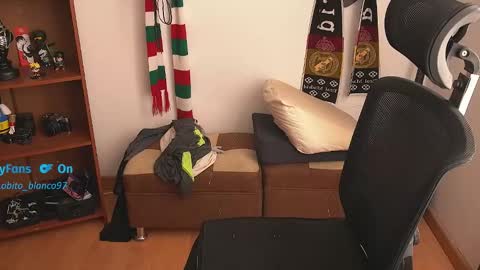 Lobito blanco Thefckingwolf main account online show from January 2026 05:37:01 PM