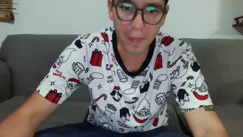 Snapshot of lobomx19 chatting on September 2025 01:05:02 AM Lobo online show from September 2025 01:05:02 AM