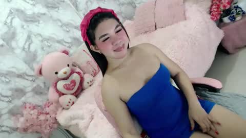 Snapshot of lobotara69 chatting on April 2026 08:31:01 PM Thea online show from April 2026 08:31:01 PM