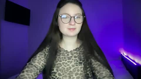 locaalis1 online show from December 2025 01:18:01 PM