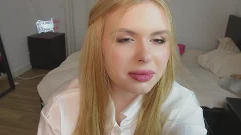 Elva online show from October 2025 11:11:02 AM