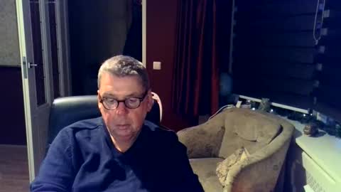 Loebet online show from December 2025 04:03:01 PM