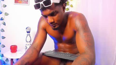 Snapshot of logan_drakex chatting on March 2025 02:09:01 AM LOGAN DRAKE online show from March 2025 02:09:01 AM