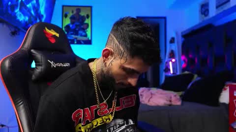 logan_hugh8 online show from January 2026 07:46:01 AM