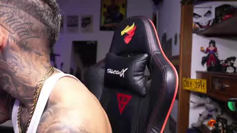 logan_hugh8 online show from April 2026 06:51:01 AM