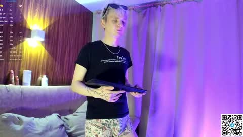 Snapshot of logan_mett chatting on April 2026 05:07:02 PM Logan online show from April 2026 05:07:02 PM