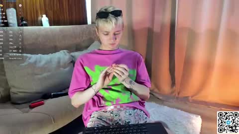 Snapshot of logan_mett chatting on April 2026 11:49:01 AM Logan online show from April 2026 11:49:01 AM