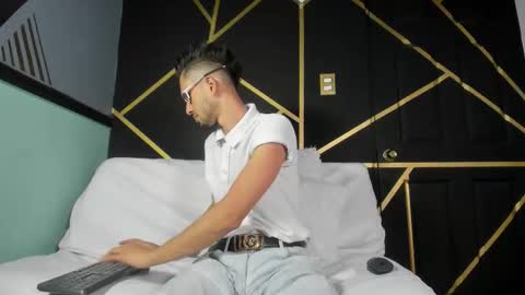 Snapshot of logan_rogers chatting on October 2025 06:59:01 PM Logan Rogers online show from October 2025 06:59:01 PM