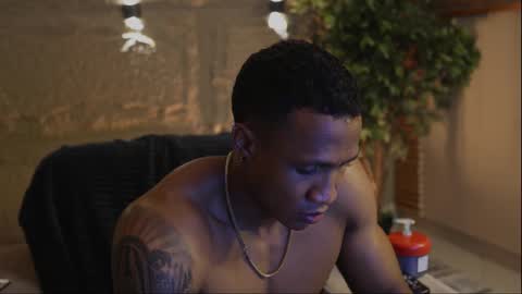 logan_varela online show from October 2025 10:06:02 PM