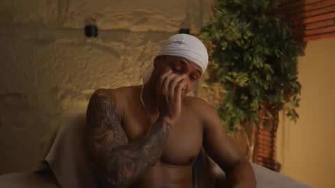 logan_varela online show from October 2025 12:23:01 PM