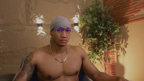 logan_varela online show from November 2025 12:16:02 PM