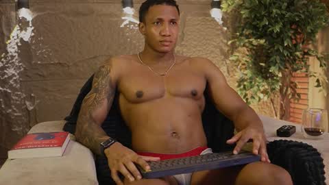 logan_varela online show from November 2025 09:50:01 PM