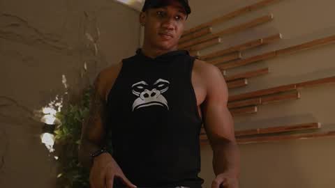 logan_varela online show from November 2025 01:25:02 PM