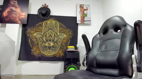 Snapshot of logan_whitters01 chatting on February 2025 11:47:02 PM LOGAN WHITTERS online show from February 2025 11:47:02 PM