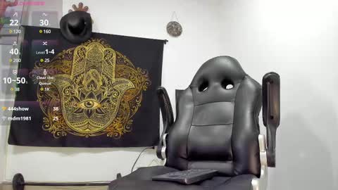 Snapshot of logan_whitters01 chatting on March 2025 09:18:02 PM LOGAN WHITTERS online show from March 2025 09:18:02 PM