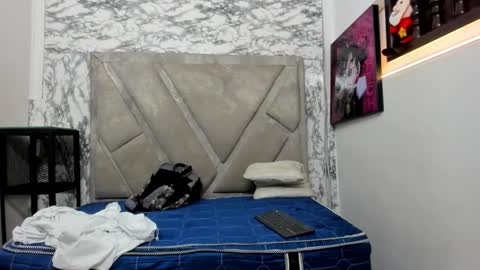 loganjhonson online show from September 2025 02:25:01 AM